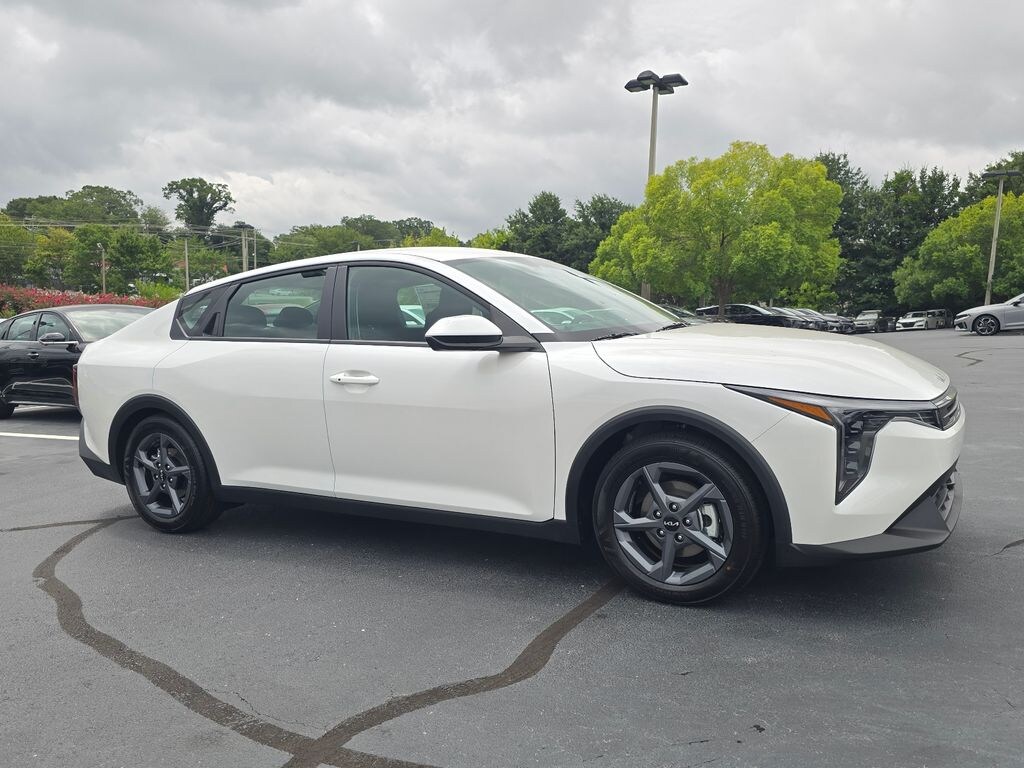 New 2026 Kia K4 LX Sedan