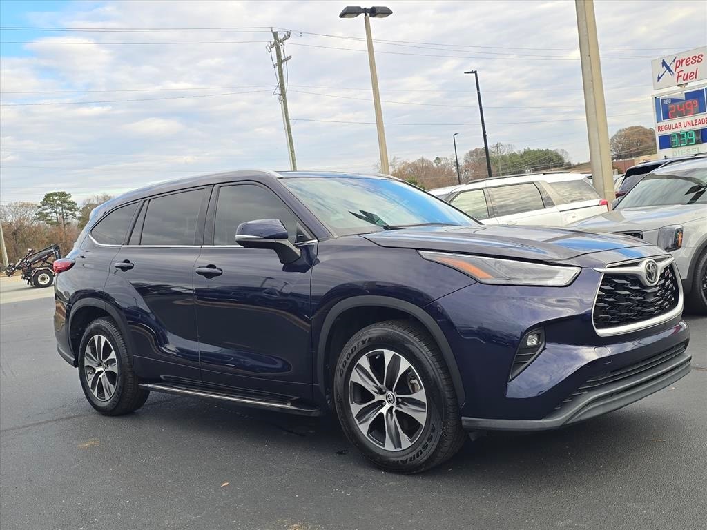 2022 Toyota Highlander XLE's photo