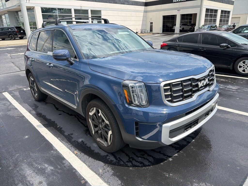 Certified 2025 Kia Telluride S SUV