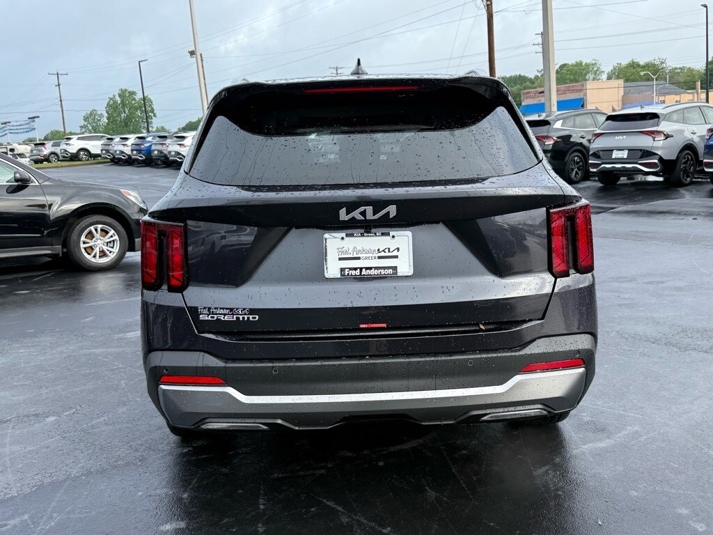 2025 Kia Sorento S photo 4