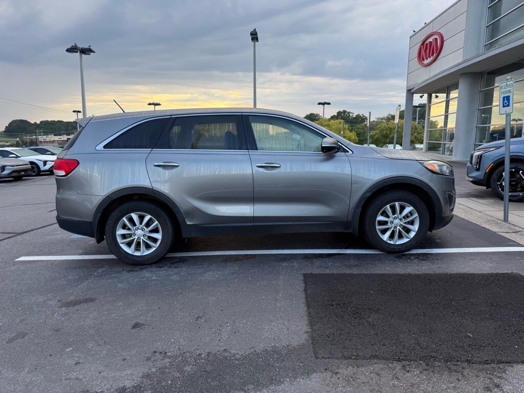 2018 Kia Sorento L photo 2