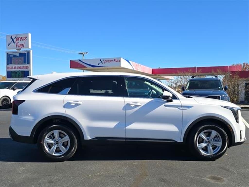 New 2026 Kia Sorento LX SUV