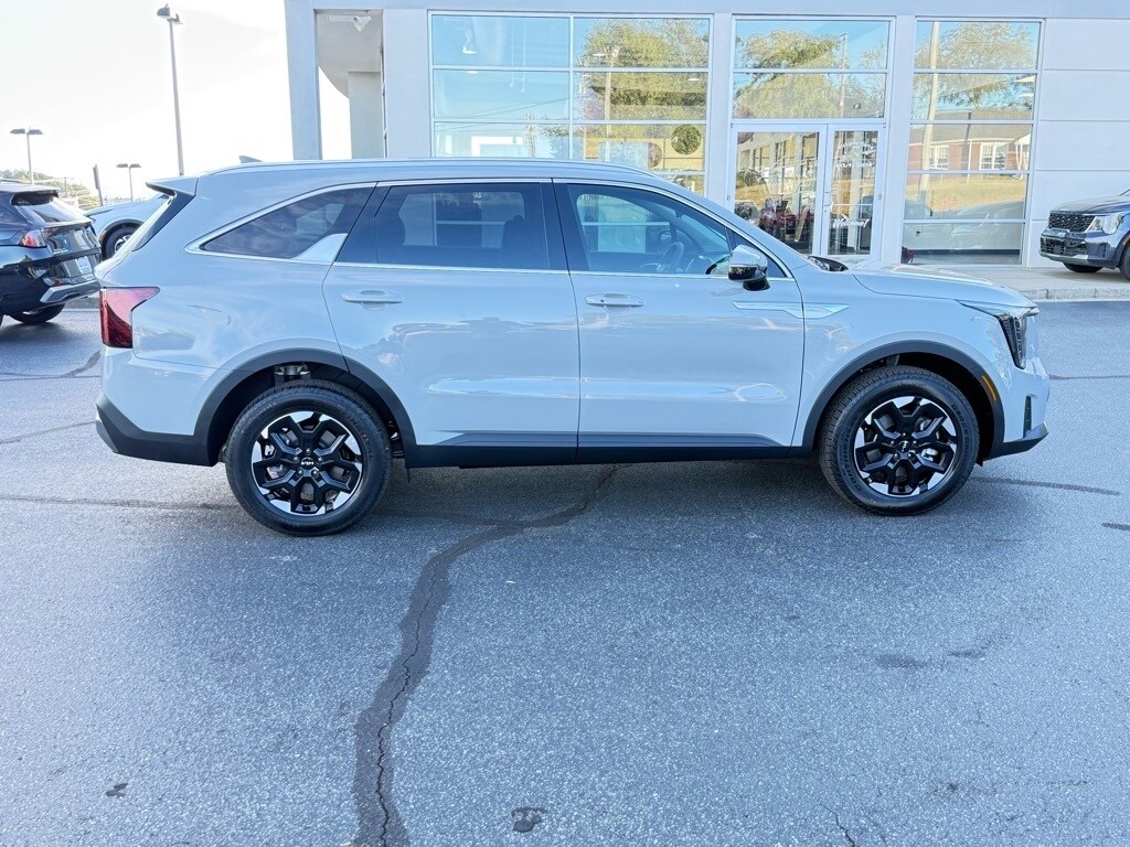 New 2026 Kia Sorento S SUV