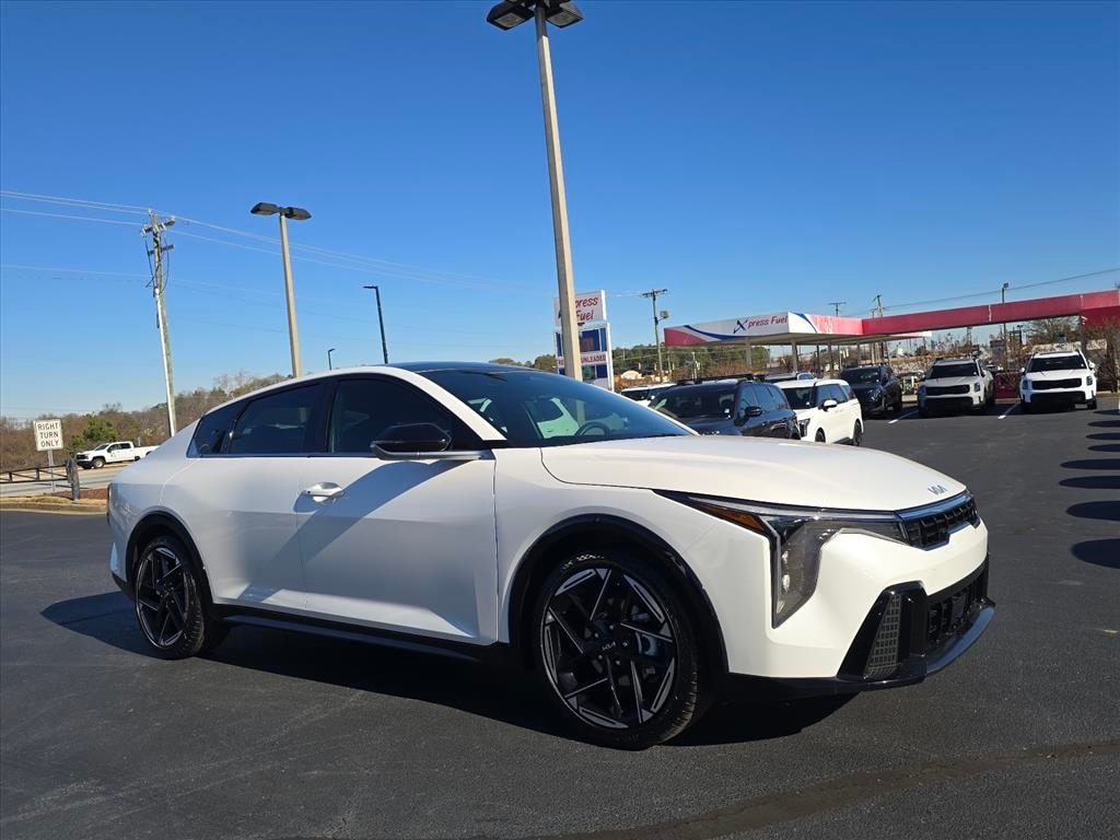 2025 Kia K4 GT-Line's photo