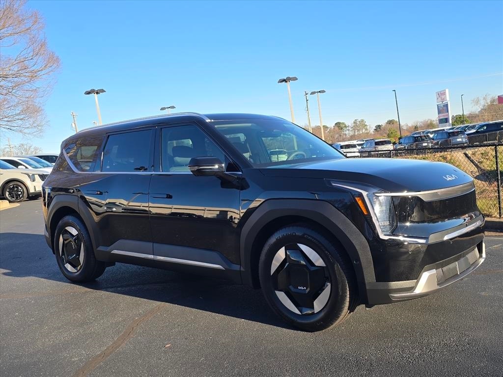 2026 Kia EV9 Wind's photo