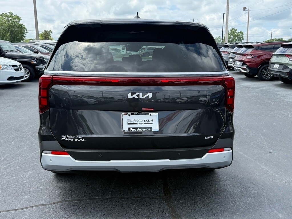 2025 Kia Carnival LXS photo 4