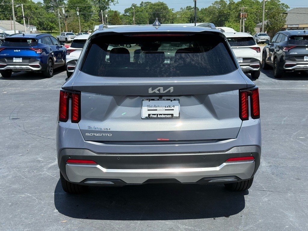 2025 Kia Sorento S photo 4