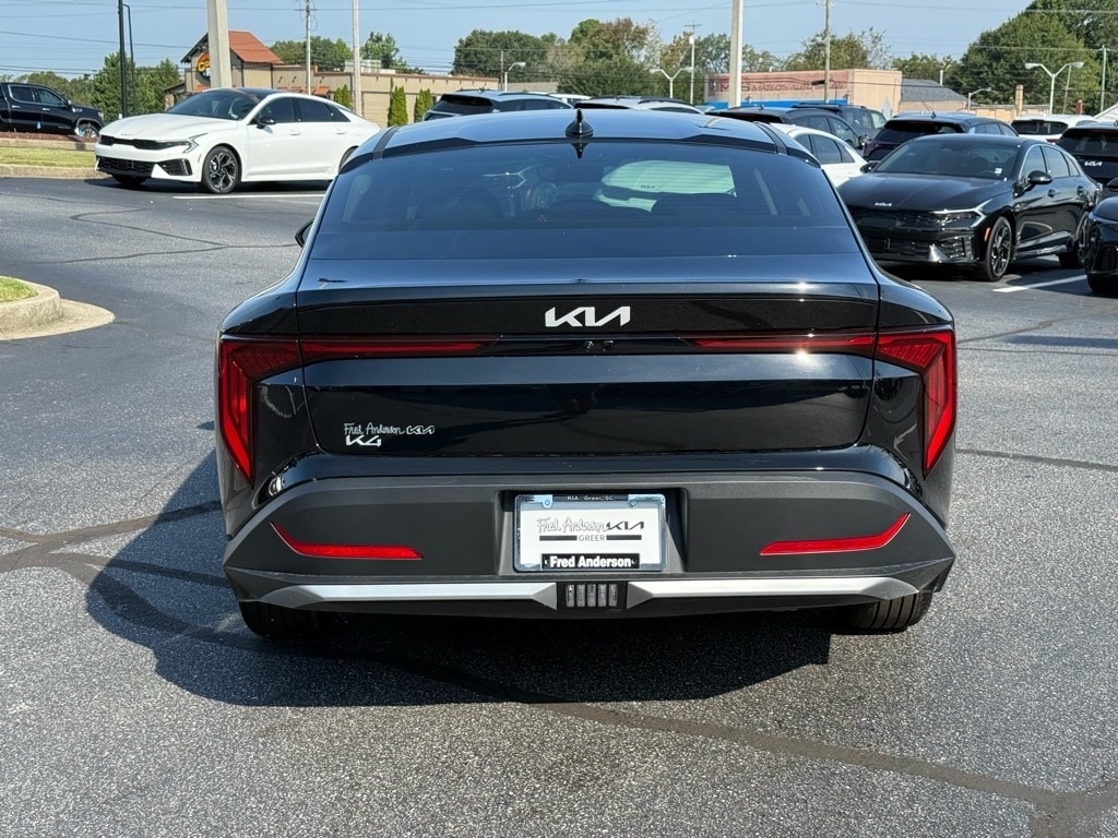 New 2025 Kia K4 LXS Sedan