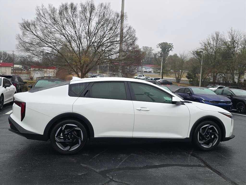 New 2025 Kia K4 EX Sedan