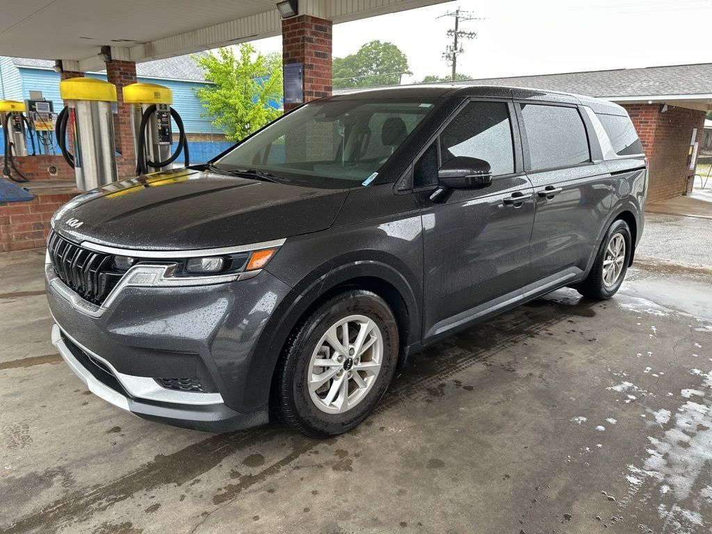 2023 Kia Sedona LX Seat Pkg's photo