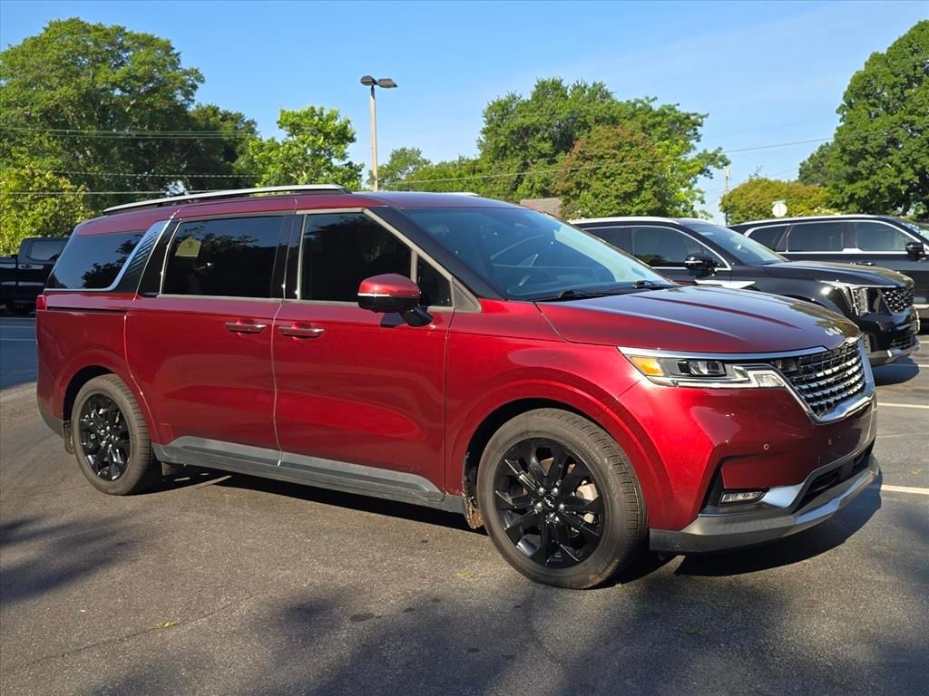 2024 Kia Sedona SX's photo
