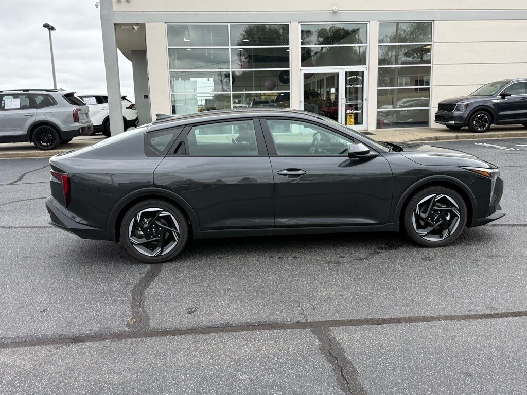 New 2025 Kia K4 EX Sedan