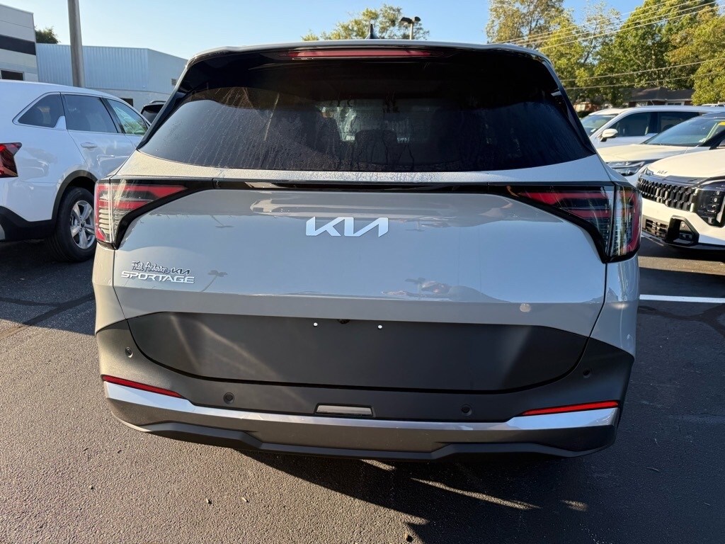 2026 Kia Sportage EX photo 2