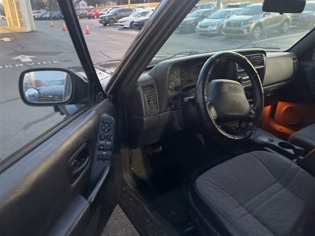 Used 2000 Jeep Cherokee Classic SUV