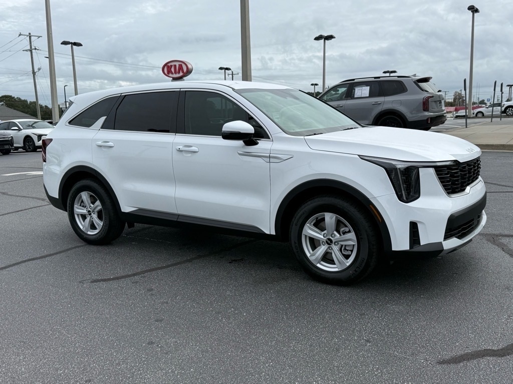 2026 Kia Sorento LX's photo