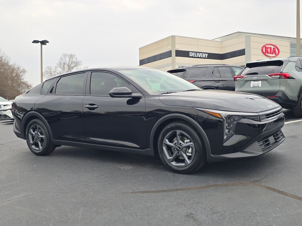 New 2026 Kia K4 LXS Sedan