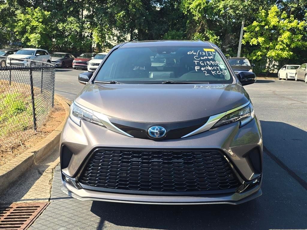 Used 2022 Toyota Sienna XSE 7 Passenger Minivan/Van