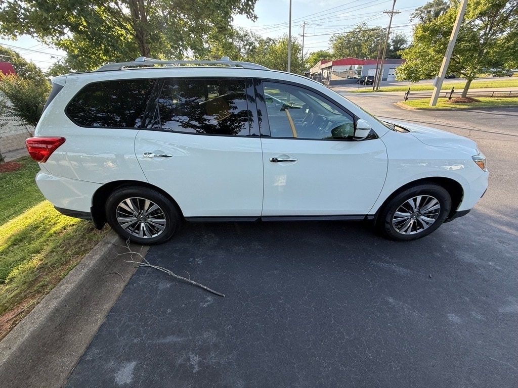 Used 2019 Nissan Pathfinder S with VIN 5N1DR2MN7KC648165 for sale in Greer, SC