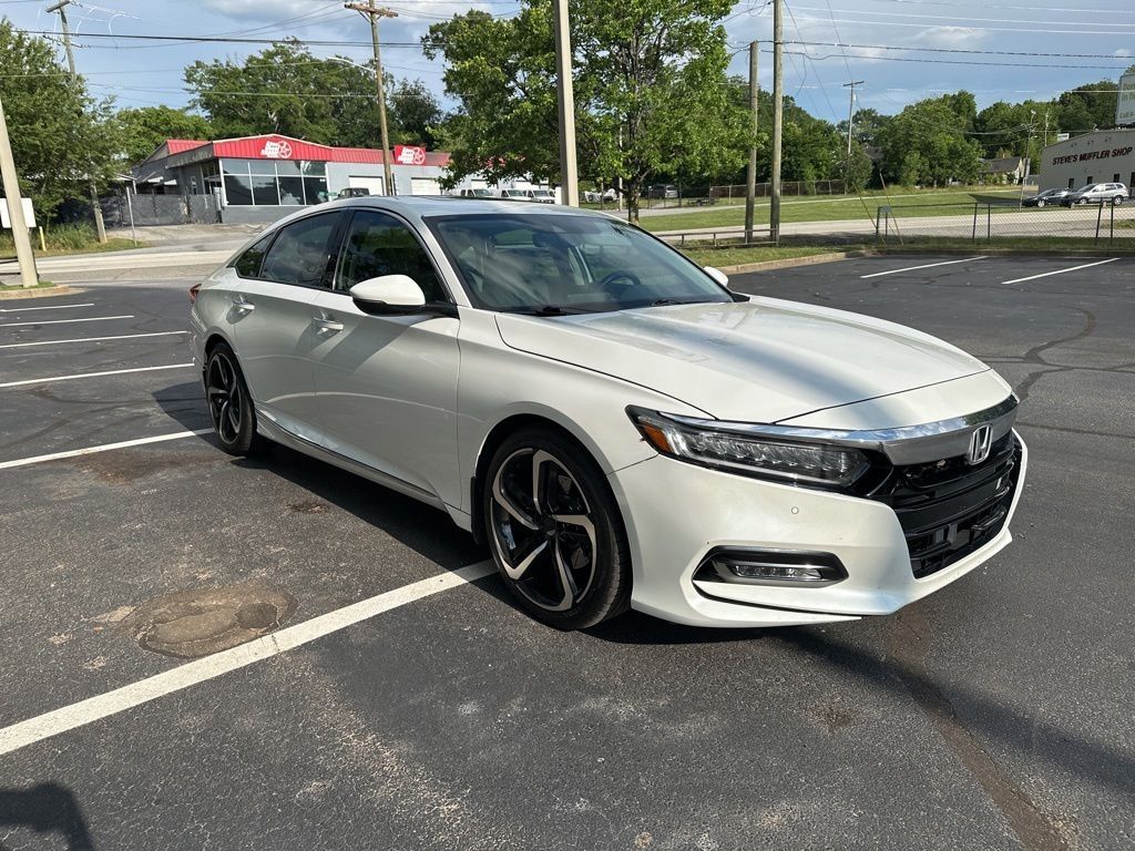 2019 Honda Accord 2.0T Touring Auto's photo