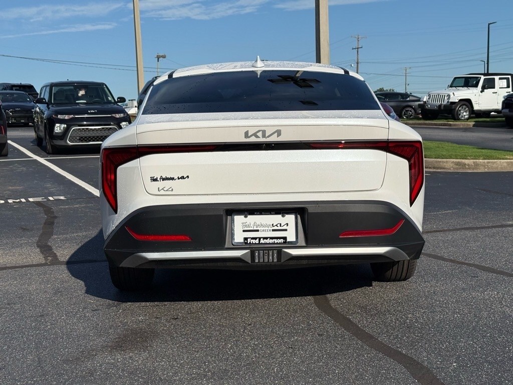 2025 Kia K4 LXS photo 3