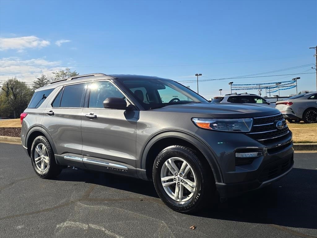 2023 Ford Explorer XLT's photo