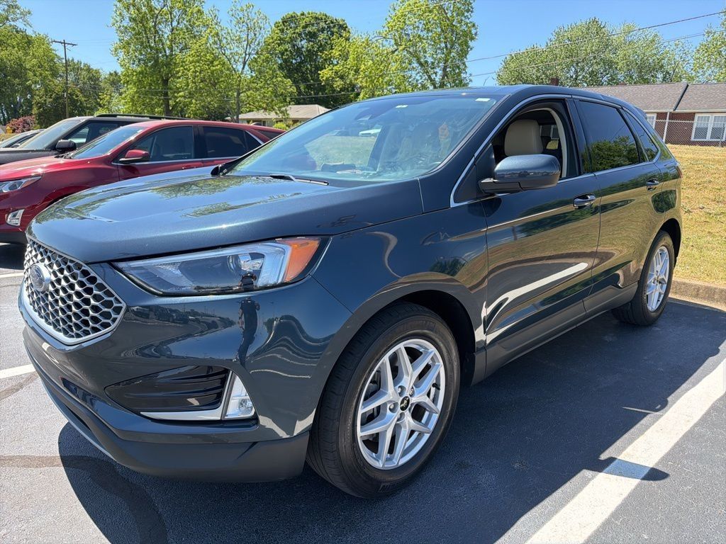 2023 Ford Edge SEL AWD's photo