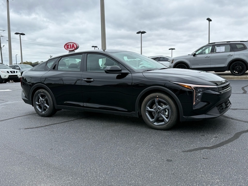 New 2025 Kia K4 LX Sedan