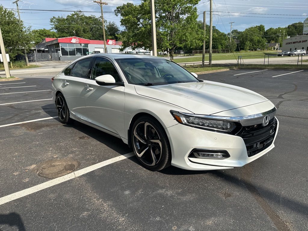 2019 Honda Accord 2.0T Touring Auto's photo