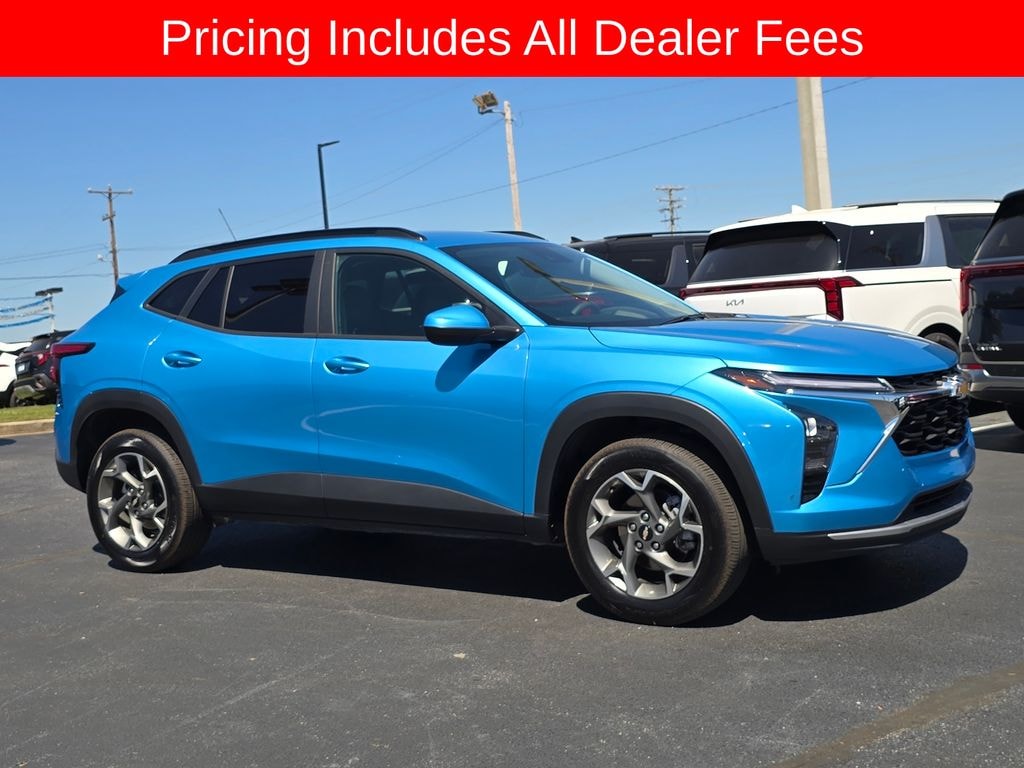Used 2025 Chevrolet Trax LT SUV