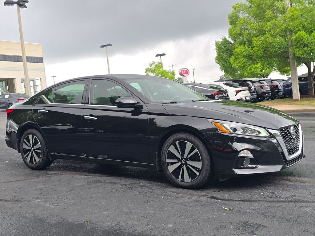 Used 2019 Nissan Altima 2.5 SV Sedan
