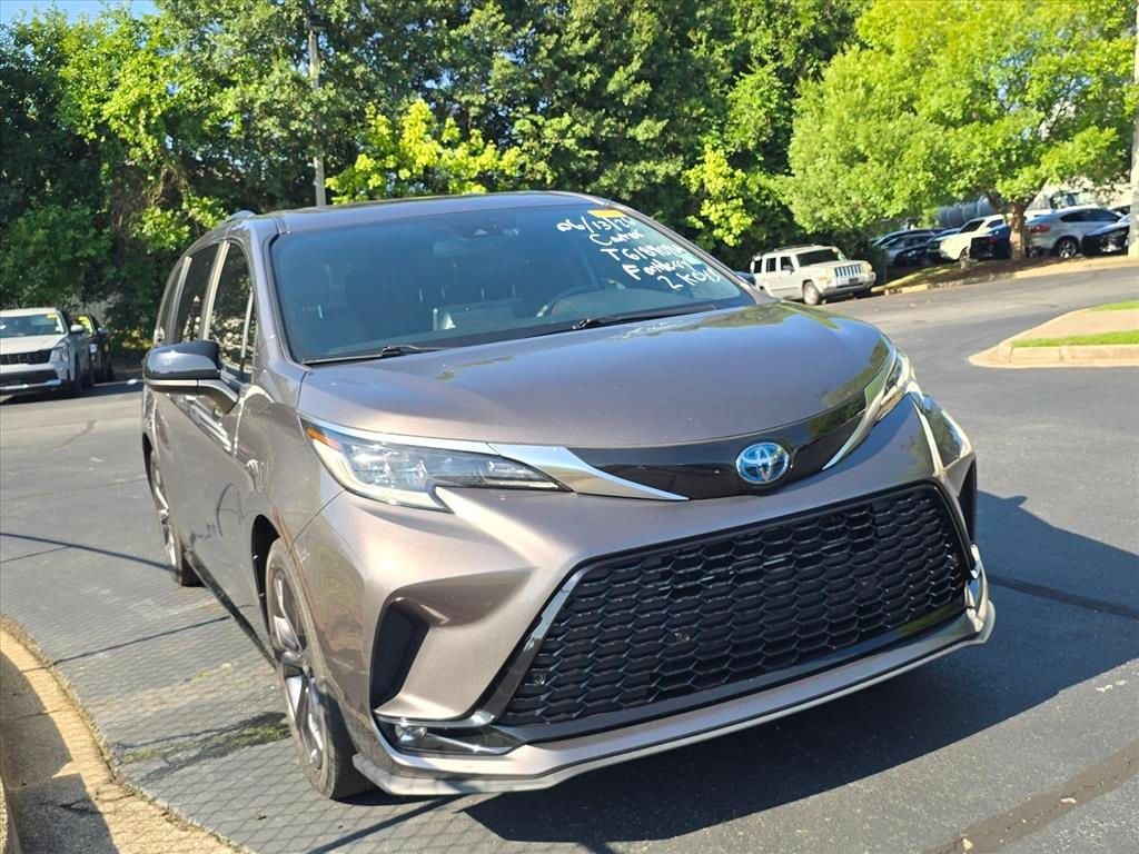 Used 2022 Toyota Sienna XSE 7 Passenger Minivan/Van