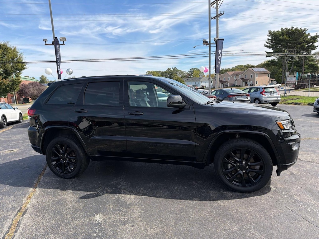 Used 2022 Jeep Grand Cherokee WK . Sport Utility