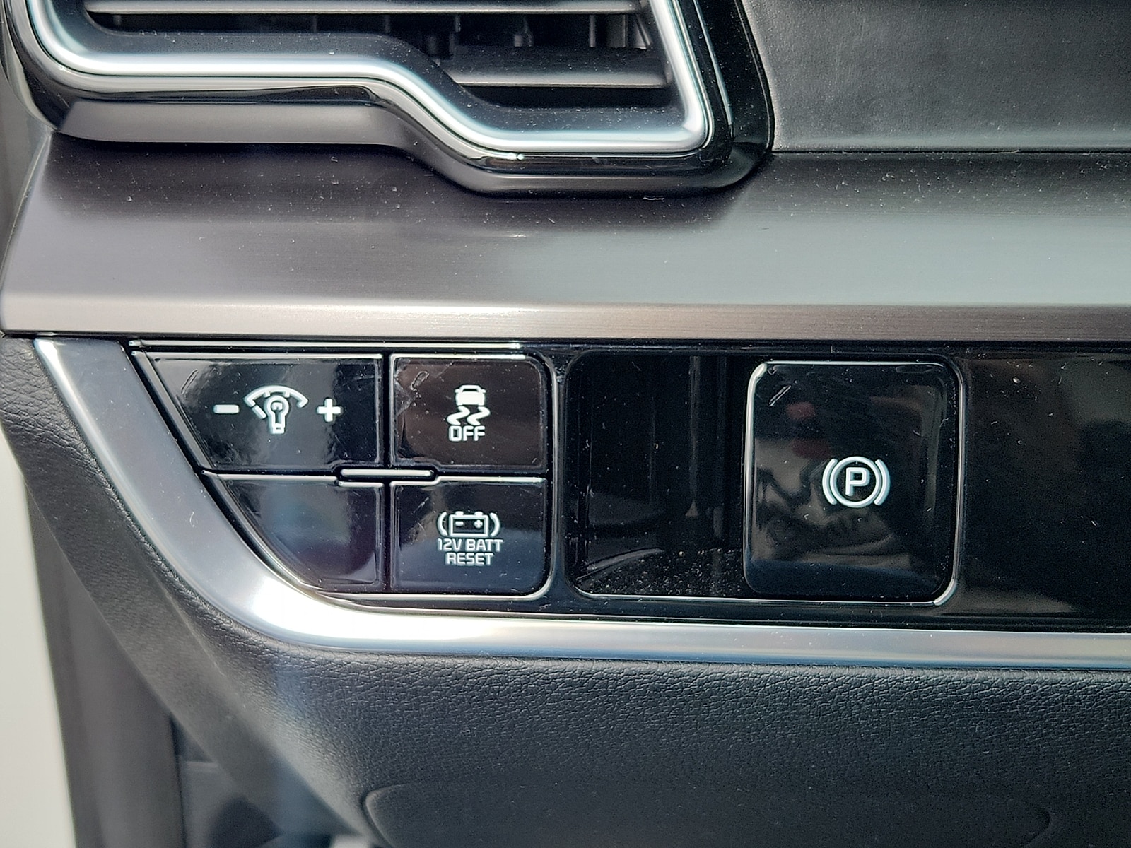 2025 Kia Sportage EX Hybrid - Photo 25