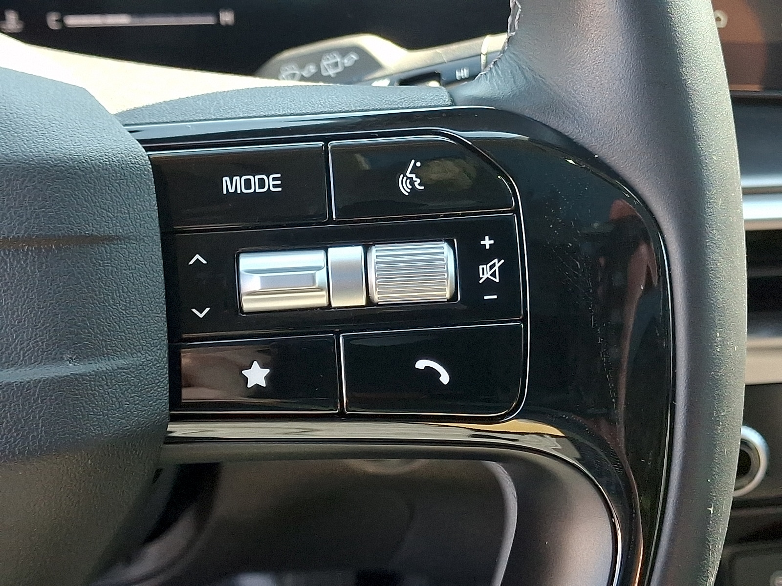 2026 Kia Sorento S - Photo 24