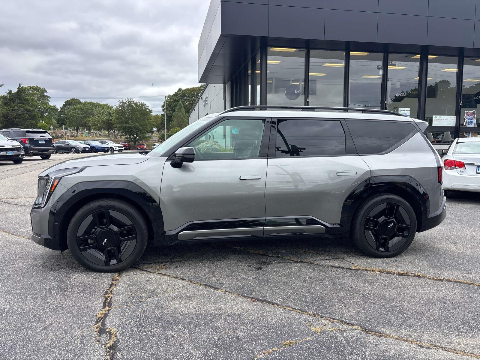 2024 Kia EV9 GT-Line photo 2