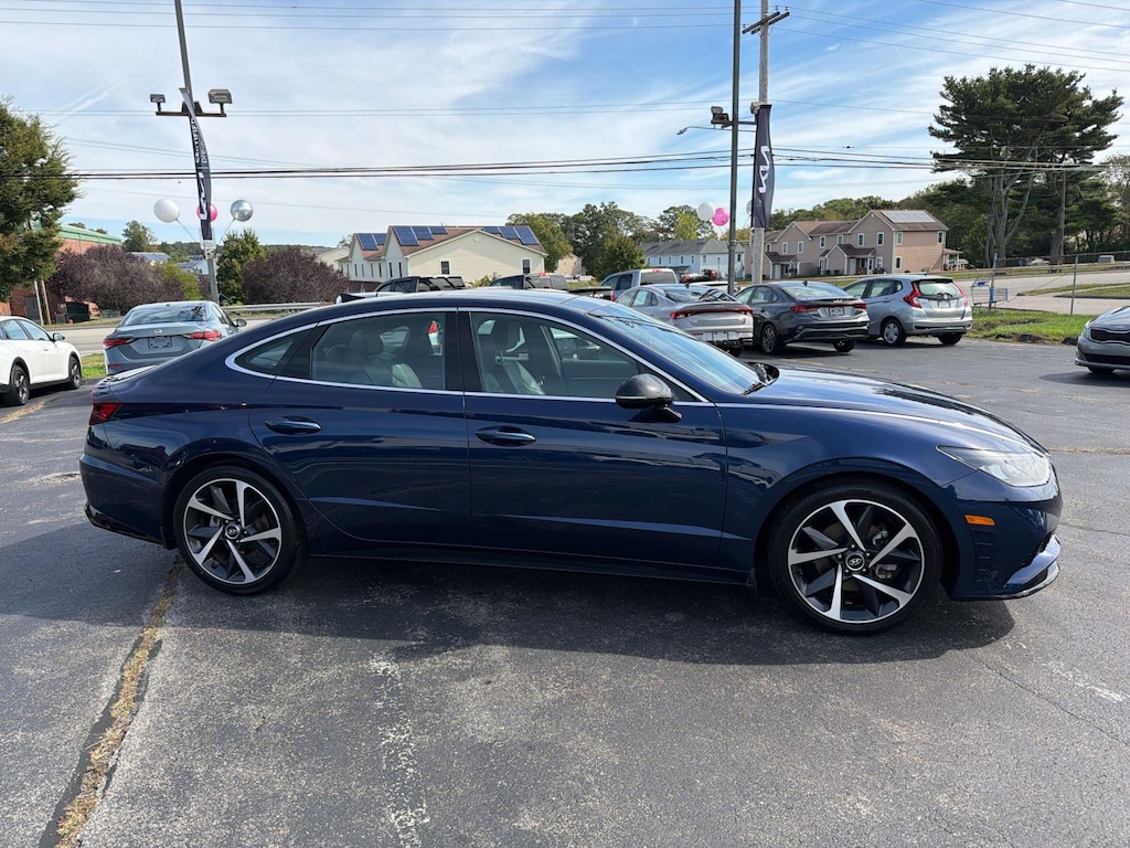 Used 2021 Hyundai Sonata . Car