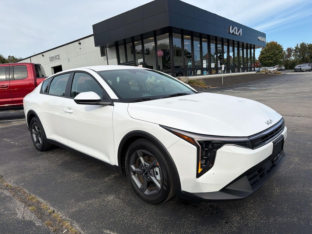 Certified 2025 Kia K4 LXS Car