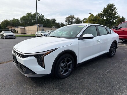 2025 Kia K4 LXS Car