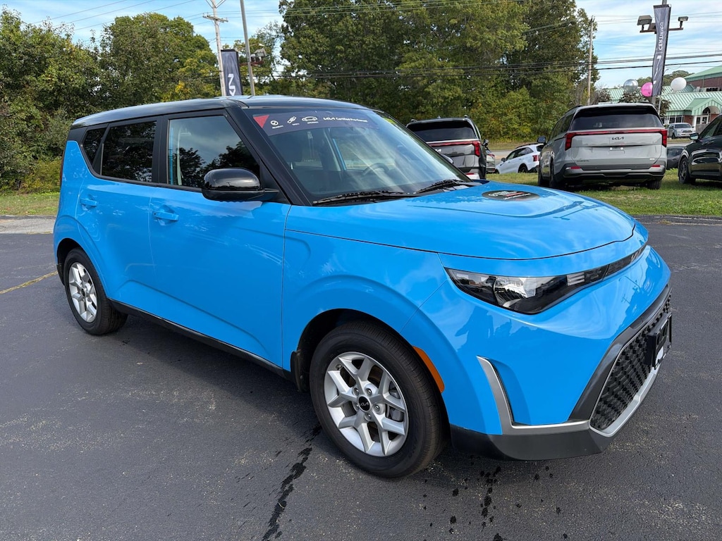 Certified 2025 Kia Soul S Car
