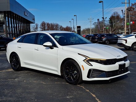 2025 Kia K5 LXS SEDAN