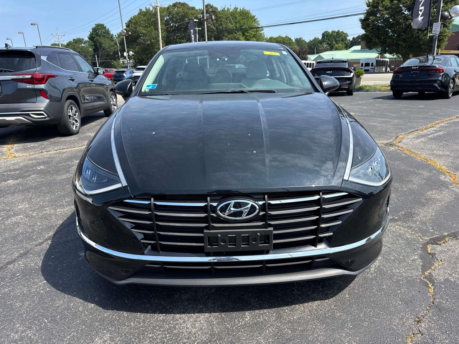 2022 Hyundai Sonata SE photo 2
