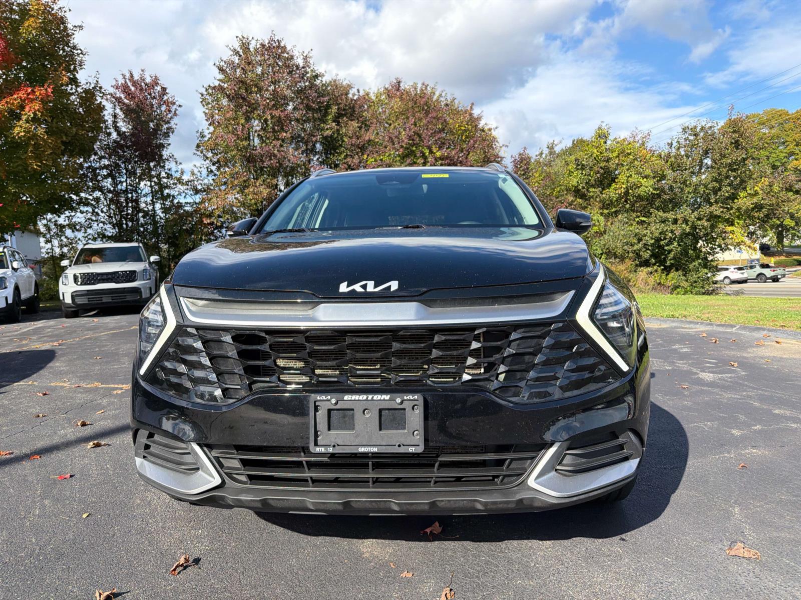 2024 Kia Sportage EX photo 2