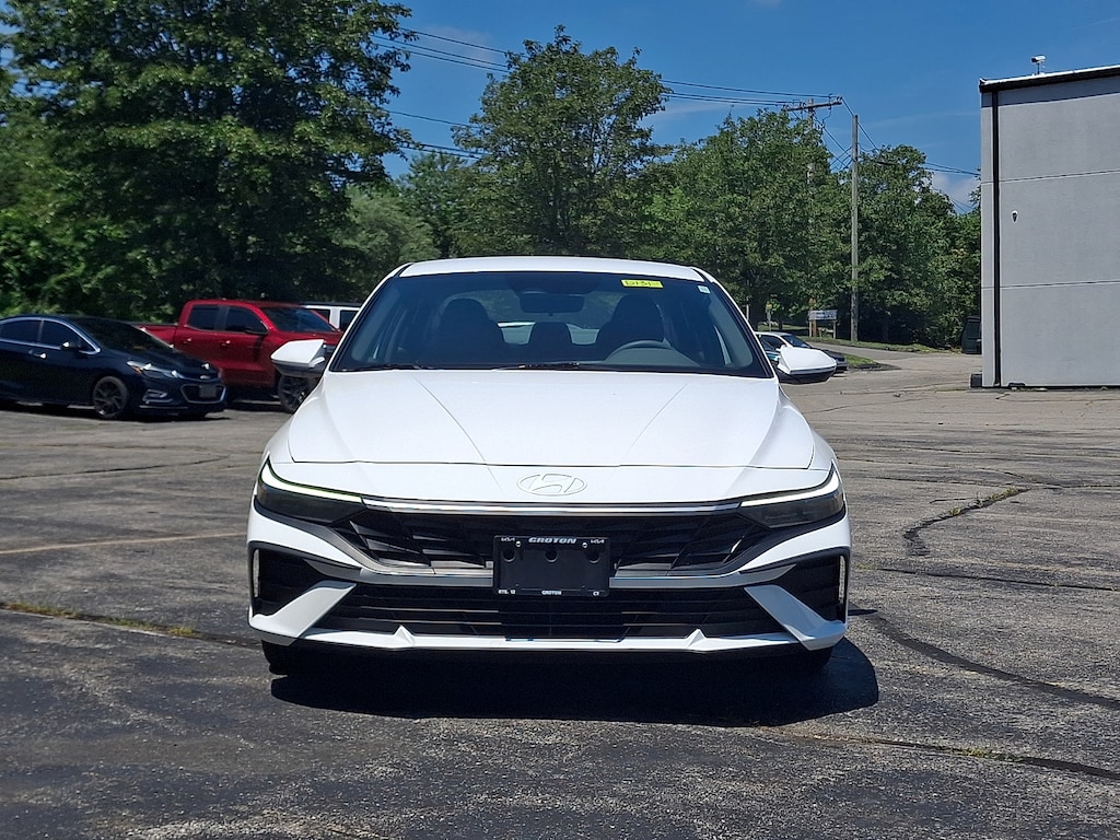 Used 2024 Hyundai Elantra SE SEDAN