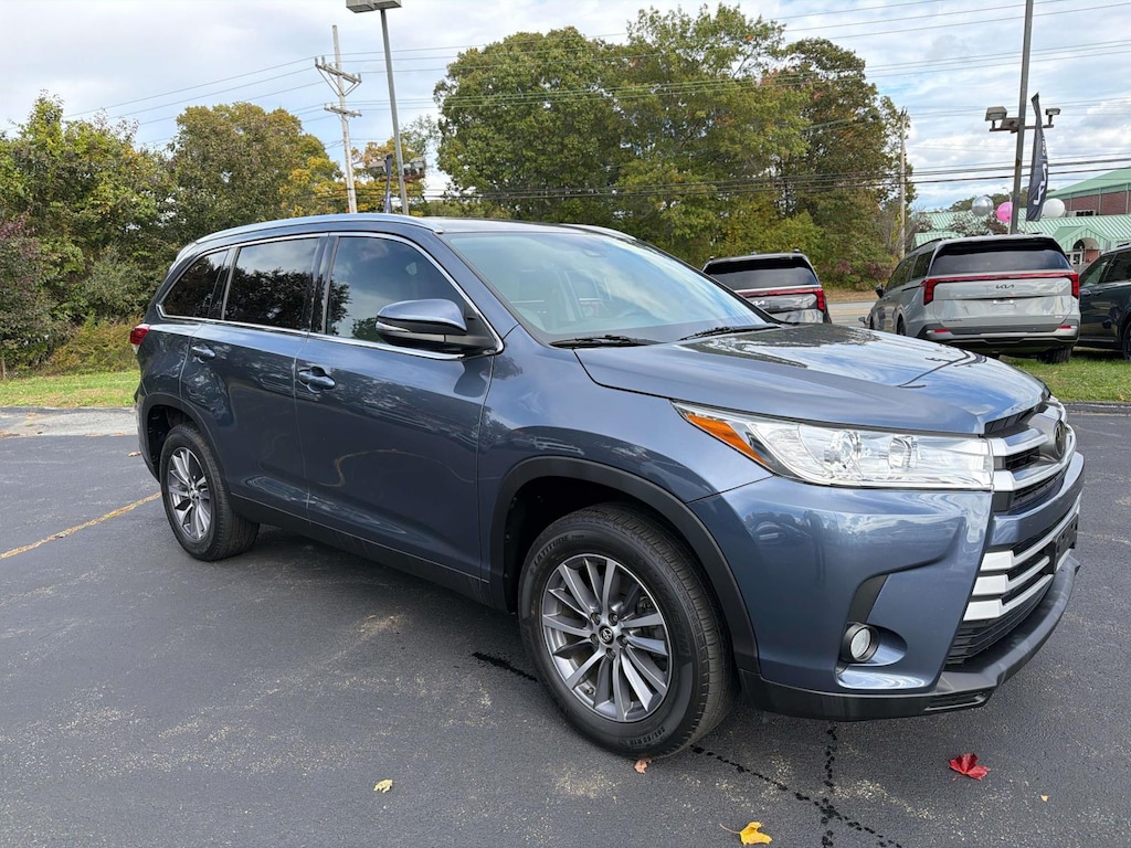 Used 2019 Toyota Highlander XLE WAGON