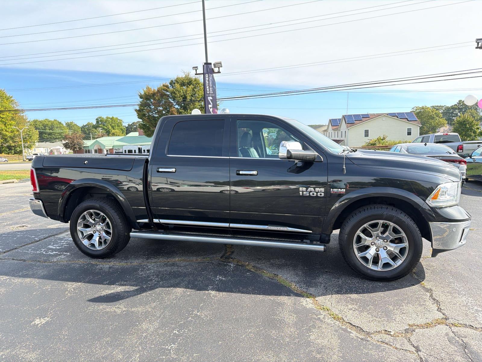 2017 Ram 1500 Longhorn photo 3