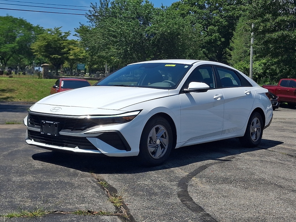 Used 2024 Hyundai Elantra SE SEDAN