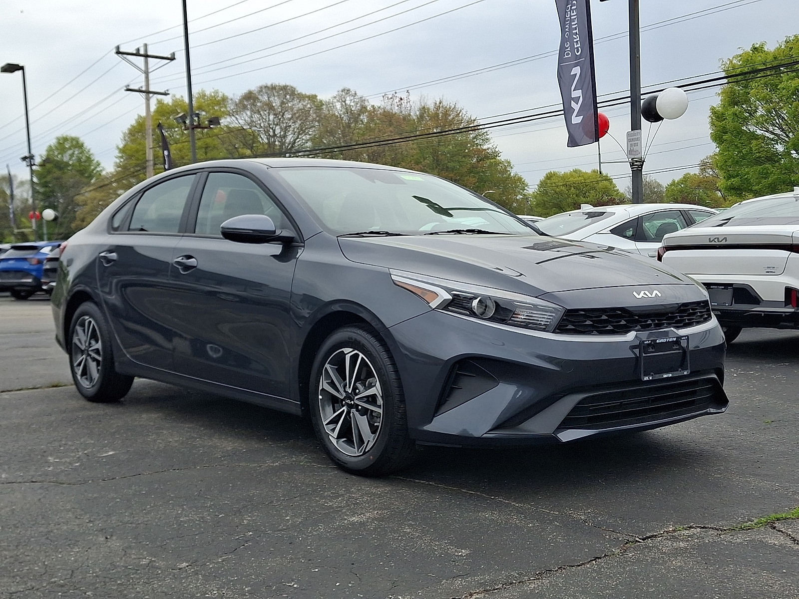 2023 Kia Forte LXS AT's photo