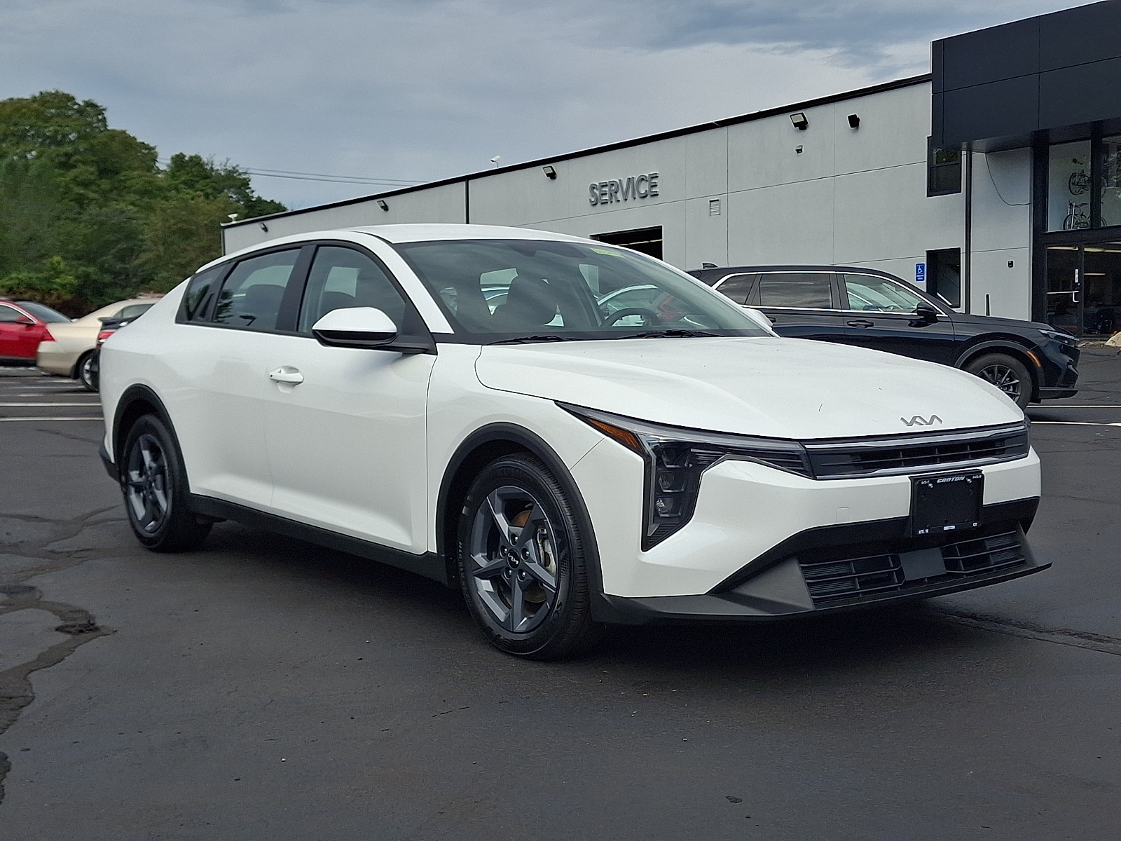  2025 Kia K4 LXS FWD   
