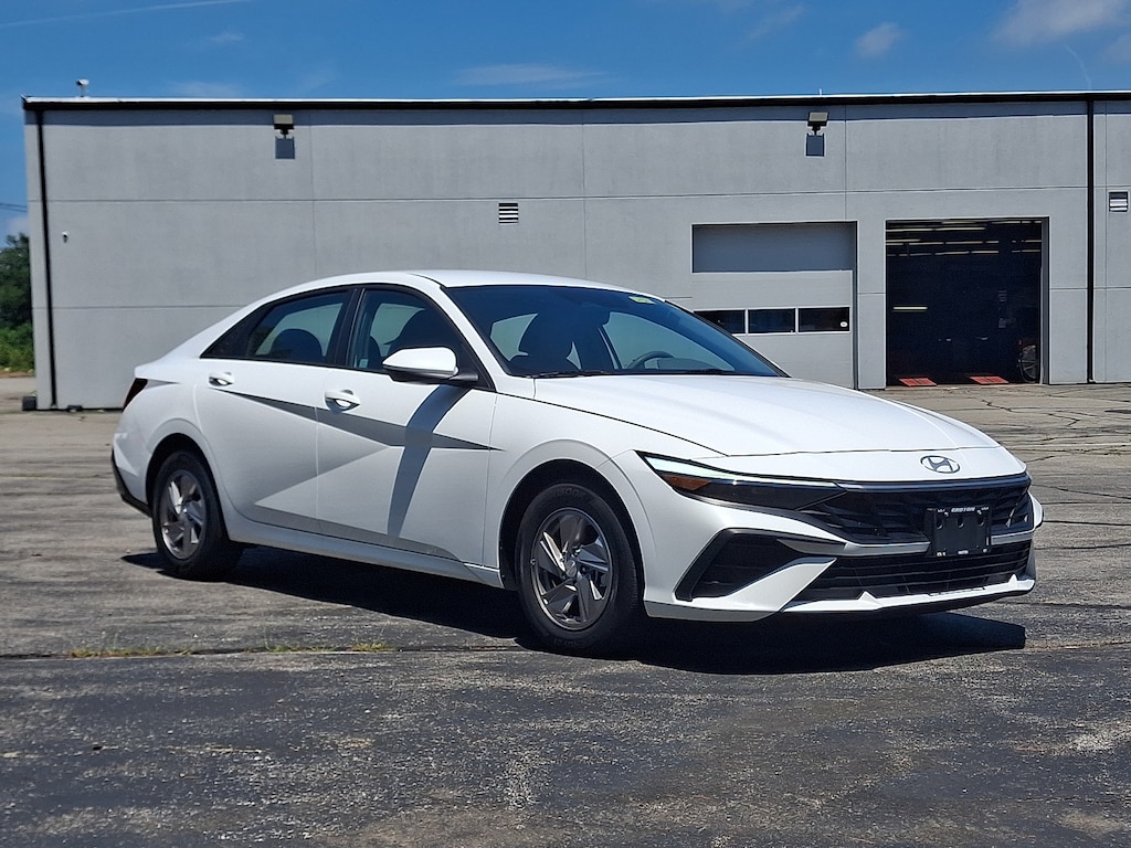 Used 2024 Hyundai Elantra SE SEDAN
