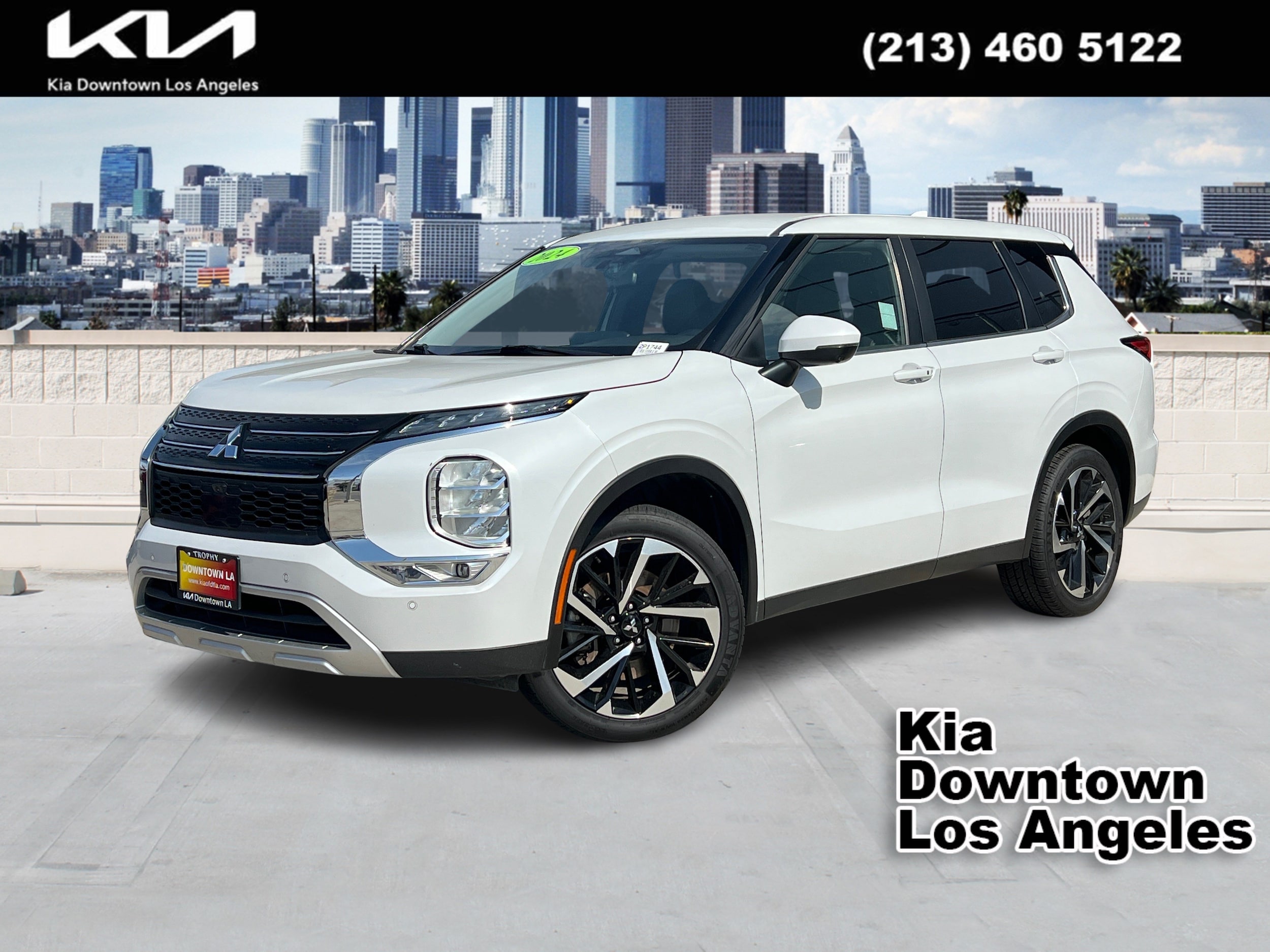 White 2024 Mitsubishi Outlander SUV / Crossover Front-Wheel Drive Continuously Variable Transmission